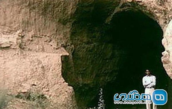 غار دیو عنابستان یکی از جاذبه های طبیعی استان خراسان رضوی به شمار می رود