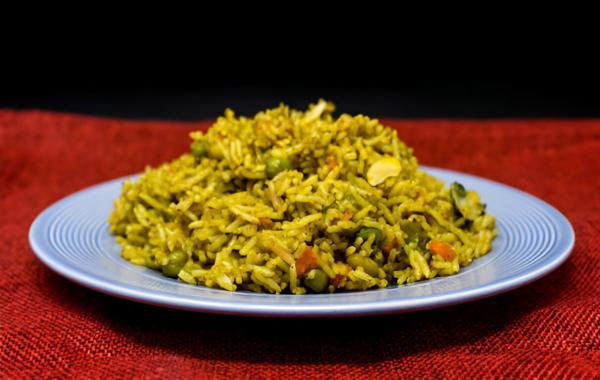 طرز تهیه نخودفرنگی پلو؛ یک غذای ساده و خوشمزه طرز تهیه نخودفرنگی پلو؛ یک غذای ساده و خوشمزه