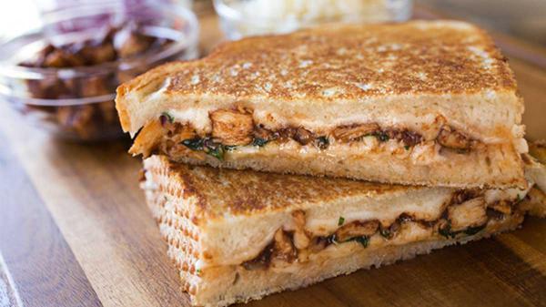 طرز تهیه اسنک مرغ و قارچ بسیار فوری و آسان